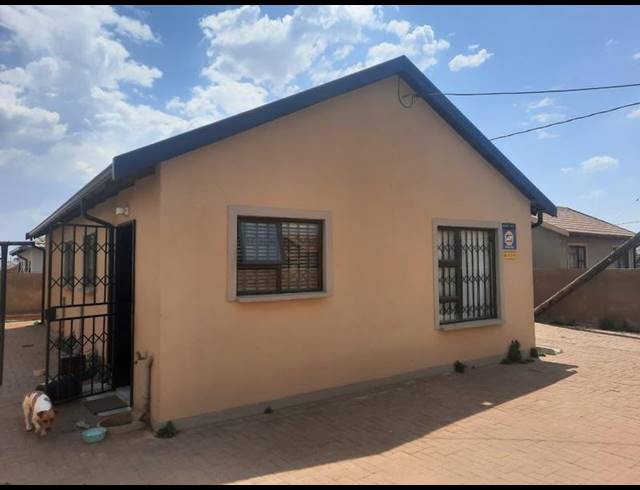 3 BEDROOM HOUSE FOR SALE IN BEVERLY HILLS